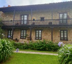 Hotel Casona Dos Lagos