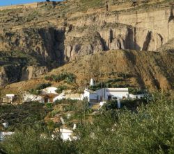 Cuevas El Torriblanco De Gorafe